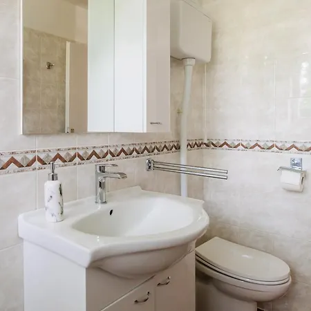 Lejlighed Sunnynest - 3br With Free Parking & Wi-fi, Close To Lapad Bay *