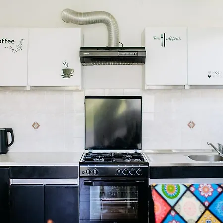 Sunnynest - 3br With Free Parking & Wi-fi, Close To Lapad Bay