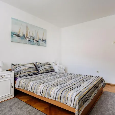 Sunnynest - 3br With Free Parking & Wi-fi, Close To Lapad Bay * Дубровник