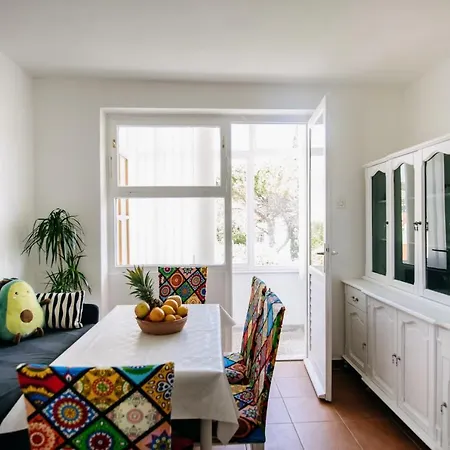 Sunnynest - 3br With Free Parking & Wi-fi, Close To Lapad Bay Apartment