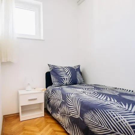 Sunnynest - 3br With Free Parking & Wi-fi, Close To Lapad Bay Lejlighed