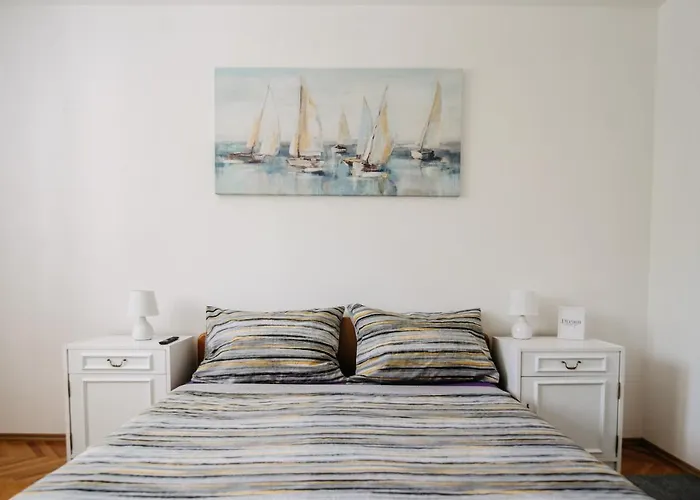 Sunnynest - 3br With Free Parking & Wi-fi, Close To Lapad Bay *