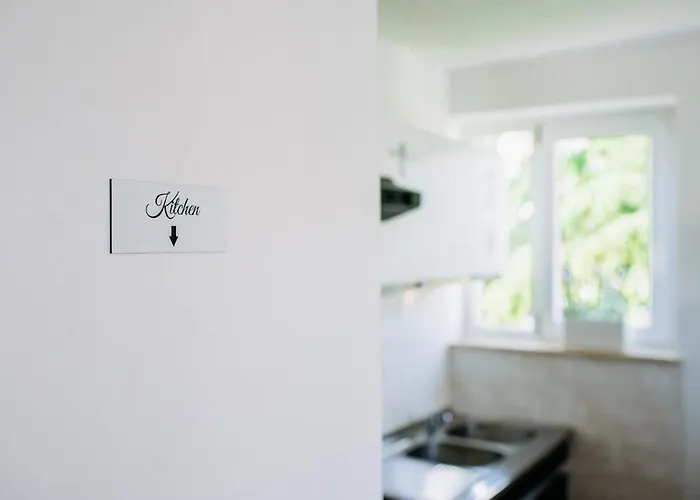 Sunnynest - 3br With Free Parking & Wi-fi, Close To Lapad Bay