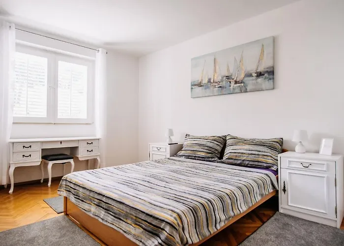 公寓 Sunnynest - 3br With Free Parking & Wi-fi, Close To Lapad Bay *
