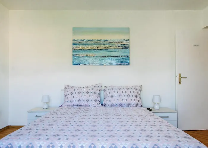 Sunnynest - 3br With Free Parking & Wi-fi, Close To Lapad Bay