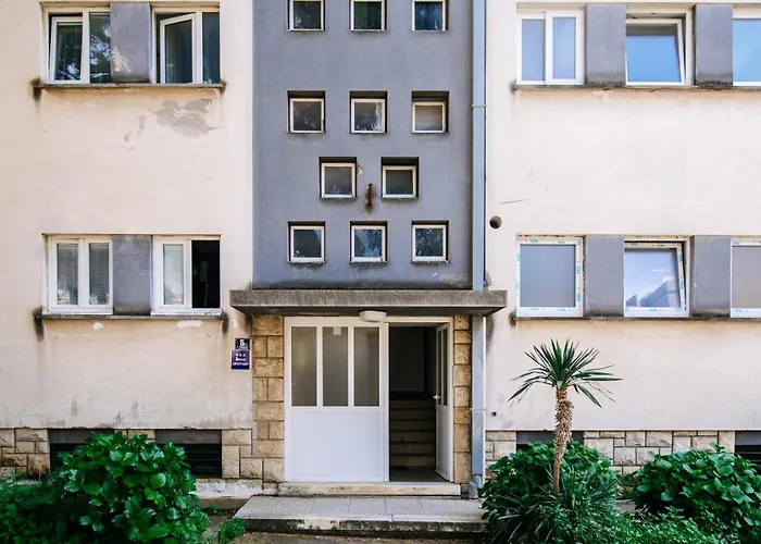 아파트 Sunnynest - 3br With Free Parking & Wi-fi, Close To Lapad Bay 두브로브니크