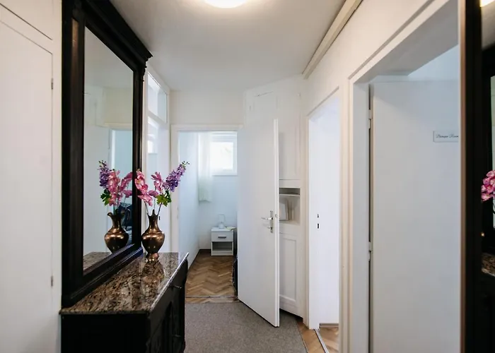 아파트 Sunnynest - 3br With Free Parking & Wi-fi, Close To Lapad Bay 두브로브니크
