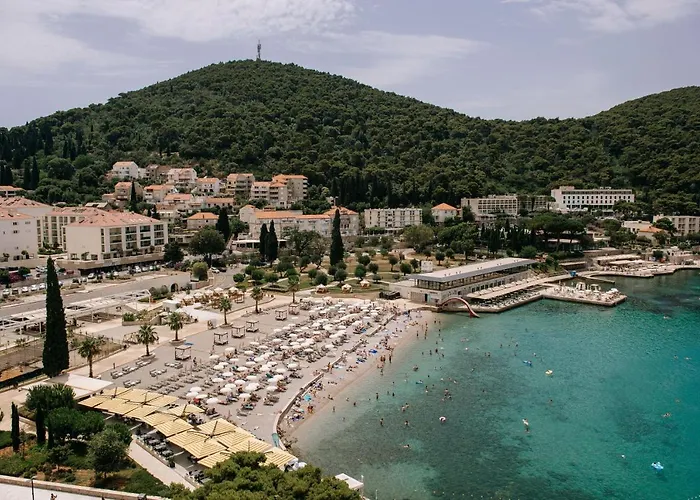 Sunnynest - 3br With Free Parking & Wi-fi, Close To Lapad Bay